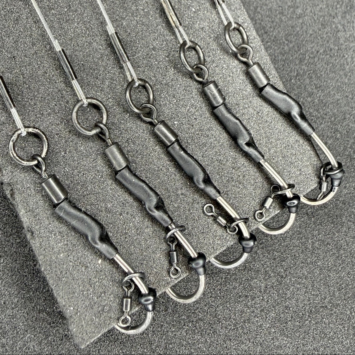 JP Custom Carp Rigs 10 x Ronnie/Spinner Rigs Tied With Fluorocarbon or Braid Boom Section + Various Options